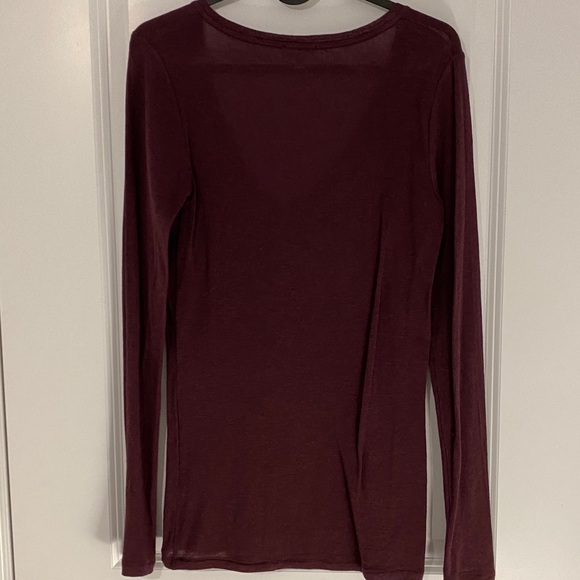 Aritzia wilfred burgundy Henley sz xs preloved - Picture 6 of 6